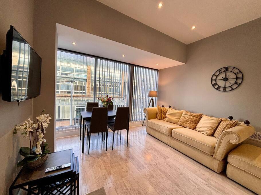 Teds Apartments-Town Centre-Apt2 Блекпул Екстериор снимка