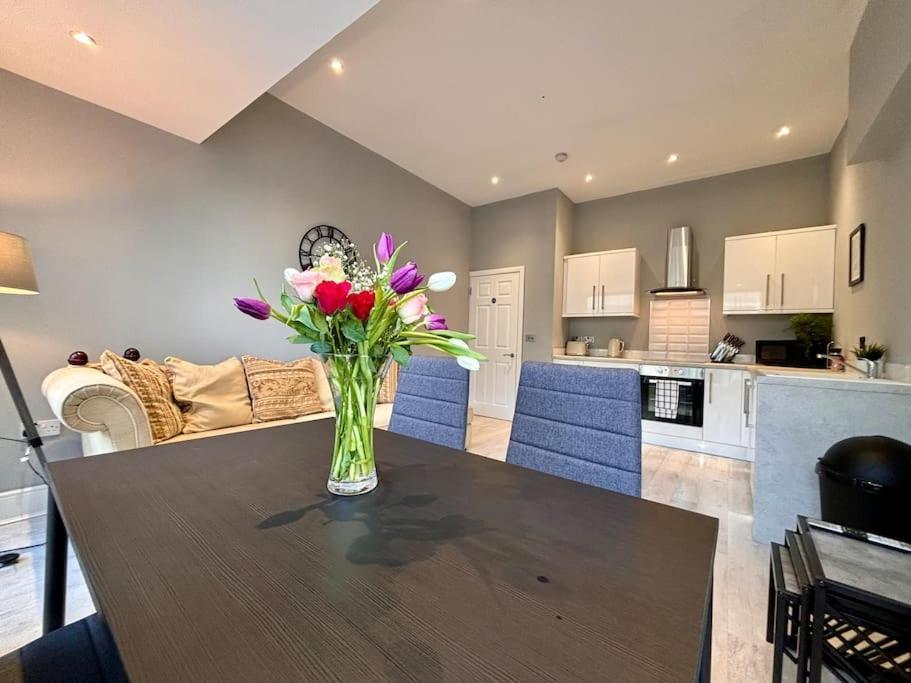 Teds Apartments-Town Centre-Apt2 Блекпул Екстериор снимка