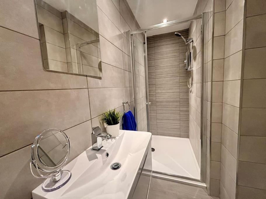 Teds Apartments-Town Centre-Apt2 Блекпул Екстериор снимка