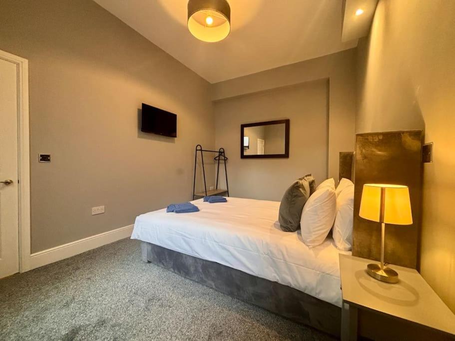 Teds Apartments-Town Centre-Apt2 Блекпул Екстериор снимка